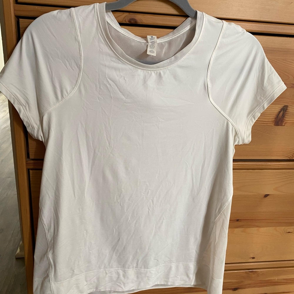 Lululemon t shirt